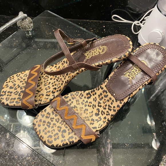 Carlos by Carlos Santana Women's Brown and Tan Courts - Picture 2 of 6